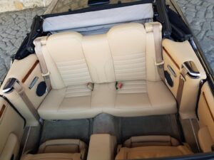 Neue aufgepolsterte Sitze im Cabrio