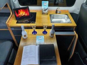 Innenausbau Volkswagen Transporter schwarz