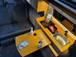 Innenausbau Volkswagen Transporter schwarz